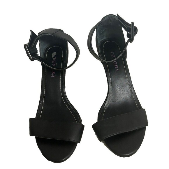 Tesori Women's 5M strappy Black Heel shoes 2 inch Heels with Flaws - Picture 2 of 14